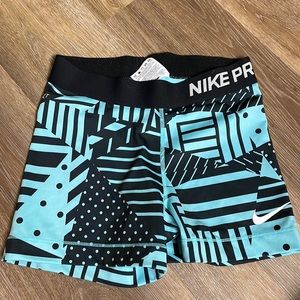 Women’s nike pro athletic shorts